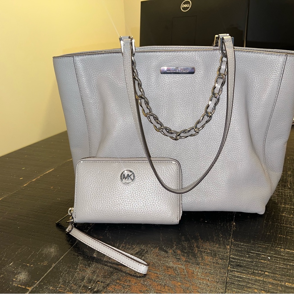Michael Kors Elegant Gray Tote and Wallet